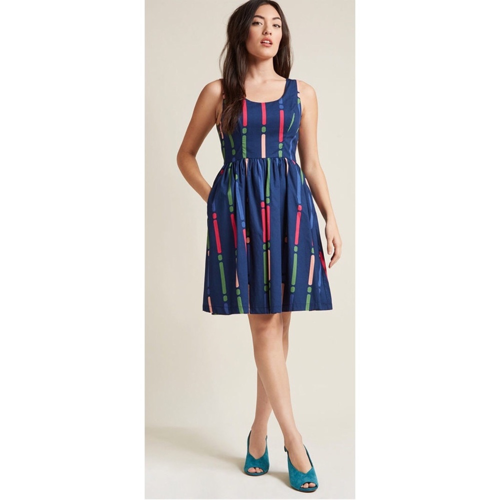 New ModCloth Dot and Dash Dress. Size S,M - Picture 3 of 3